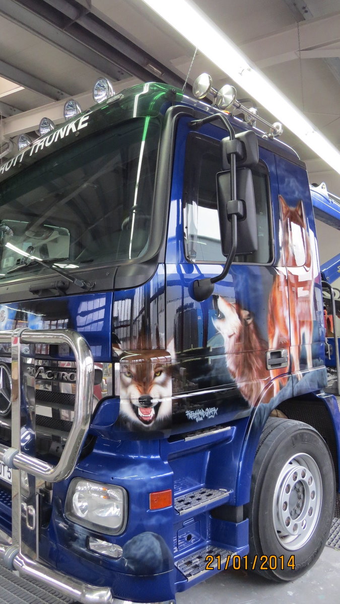 Airbrush mit Wölfen an LKW von Autocolor Emmer