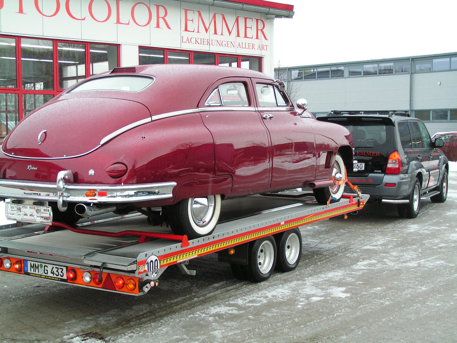 Oldtimer mit roter Lackierung von Autocolor Emmer